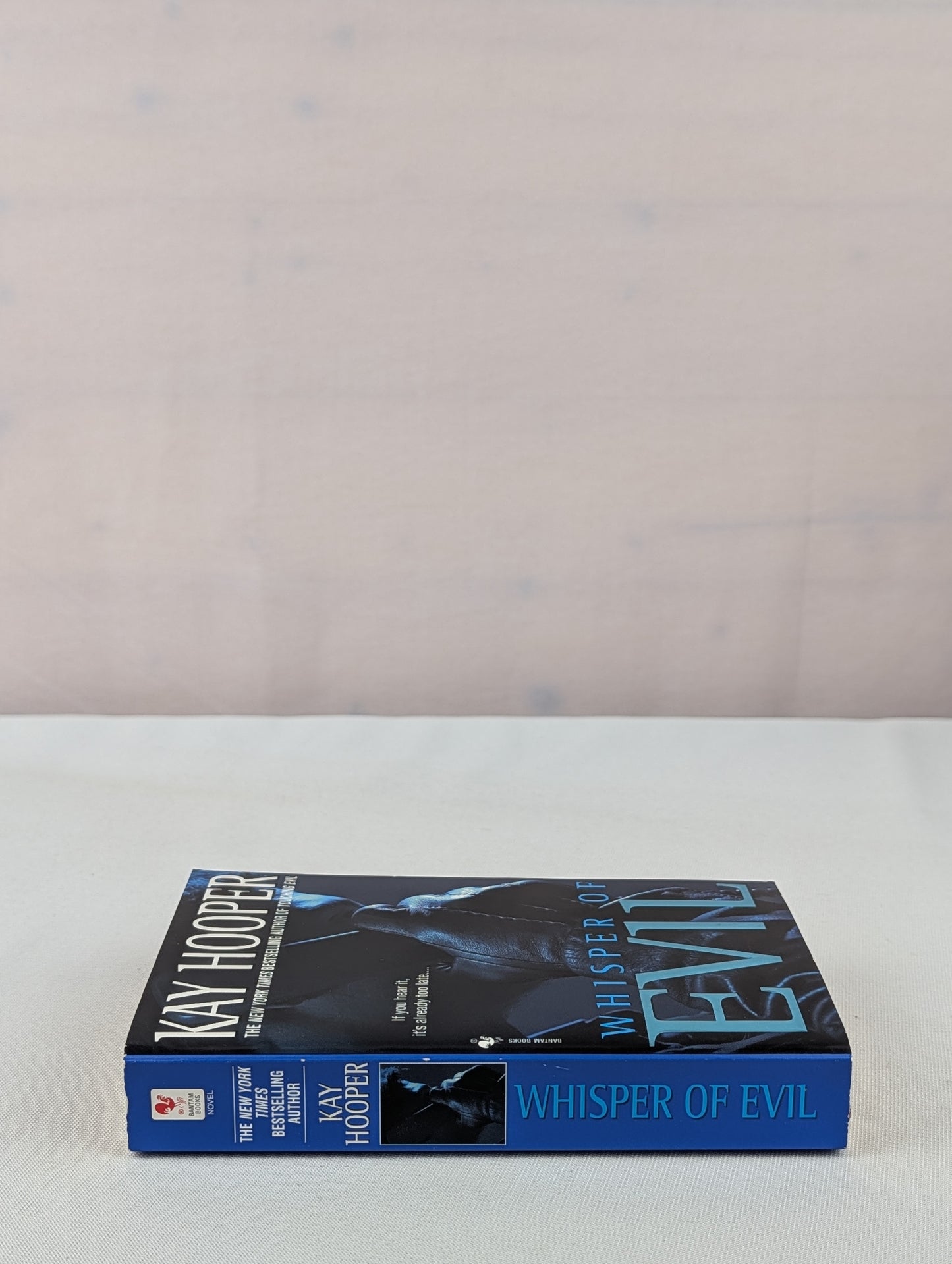 Whisper of Evil (Evil Trilogy) (Bishop/Special Crimes Unit) by Kay Hooper