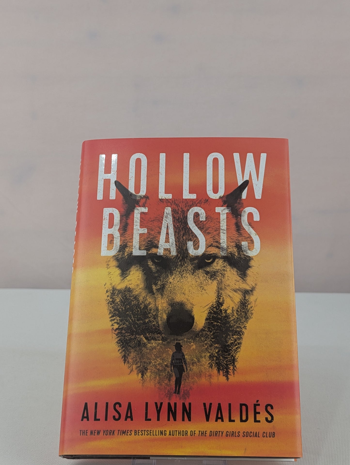 Hollow Beasts (Jodi Luna) by Alisa Lynn Valdés