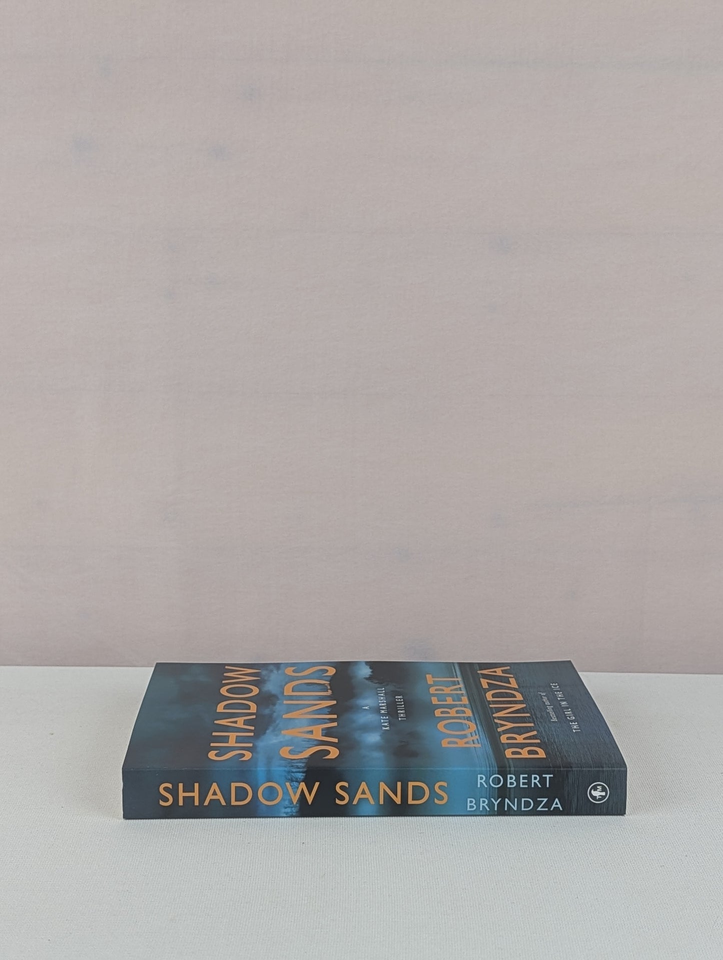 Shadow Sands: A Kate Marshall Thriller by Robert Bryndza