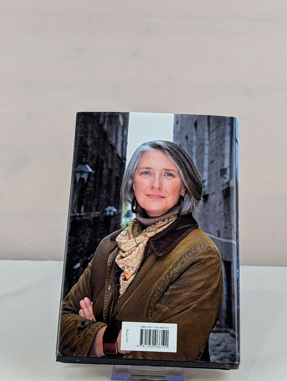 Glass Houses: A Novel (Chief Inspector Gamache Novel, 13) by Louise Penny