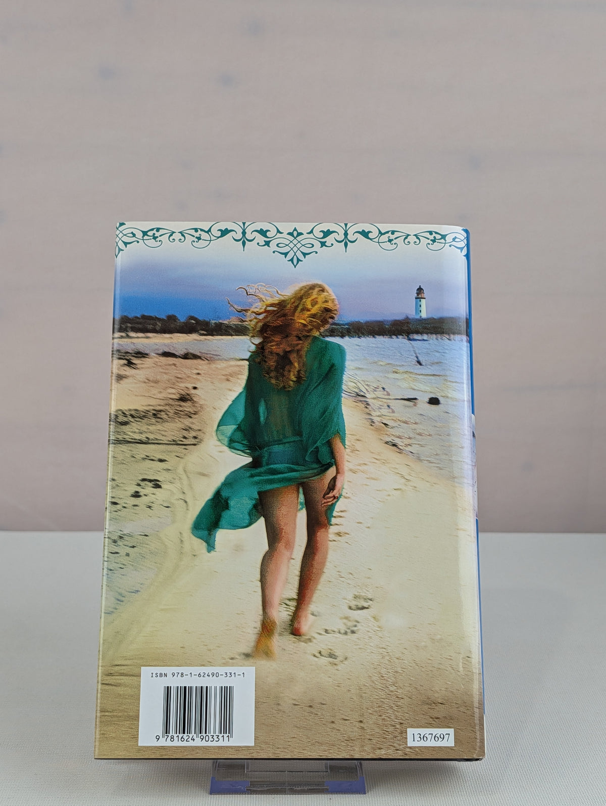 Lighthouse Bay: A Novel by Kimberley Freeman