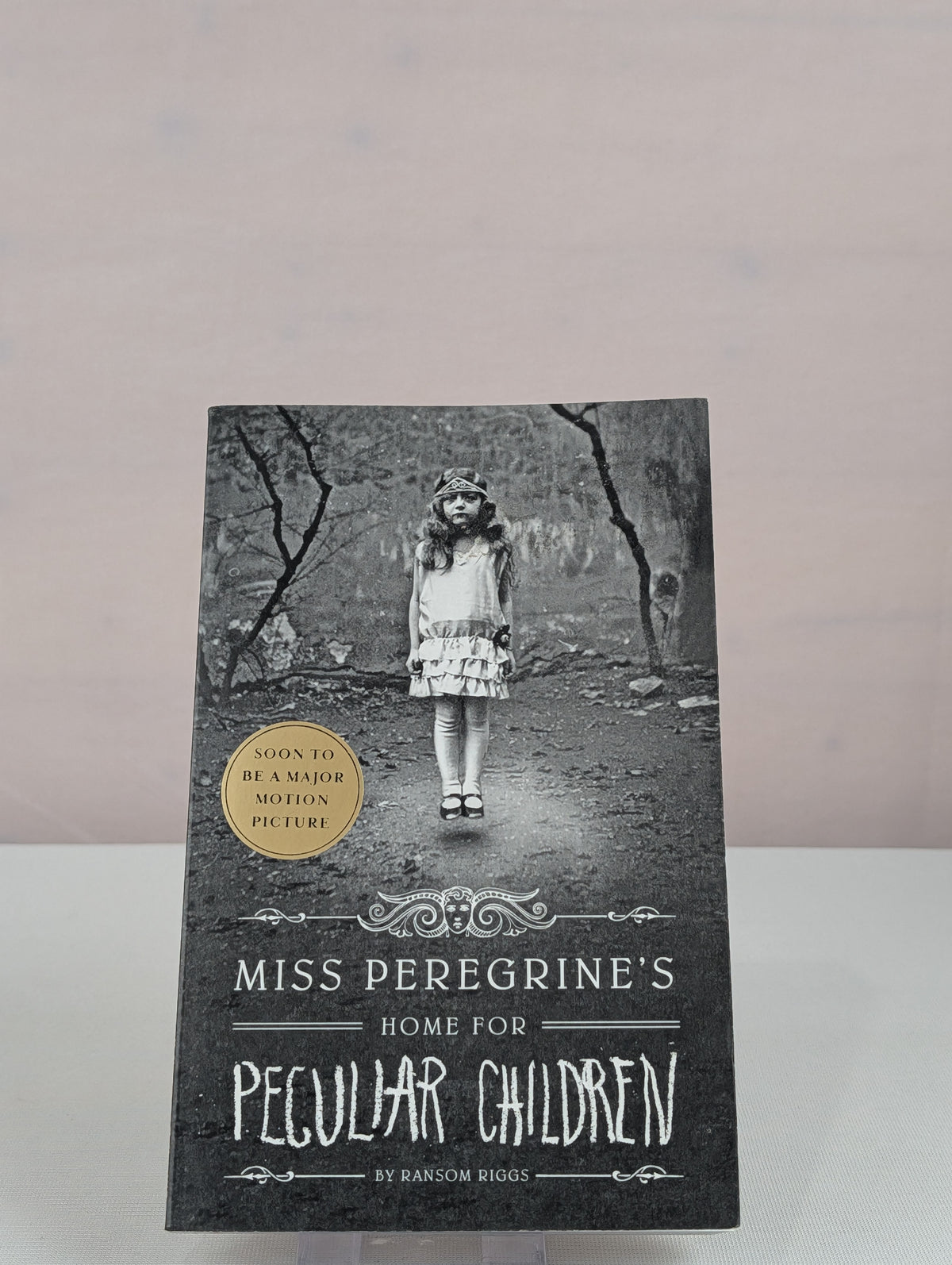 Miss Peregrine's Home for Peculiar Children (Miss Peregrine's Peculiar Children) by Ransom Riggs