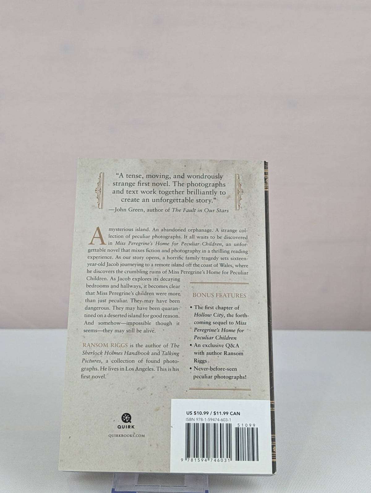 Miss Peregrine's Home for Peculiar Children (Miss Peregrine's Peculiar Children) by Ransom Riggs