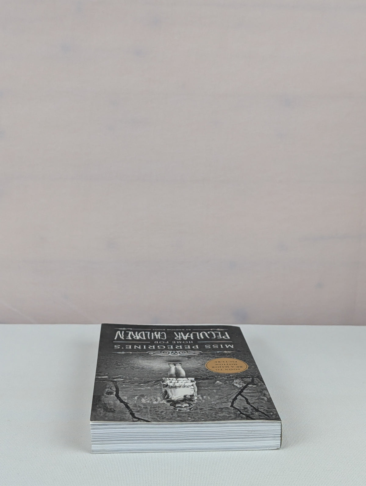 Miss Peregrine's Home for Peculiar Children (Miss Peregrine's Peculiar Children) by Ransom Riggs