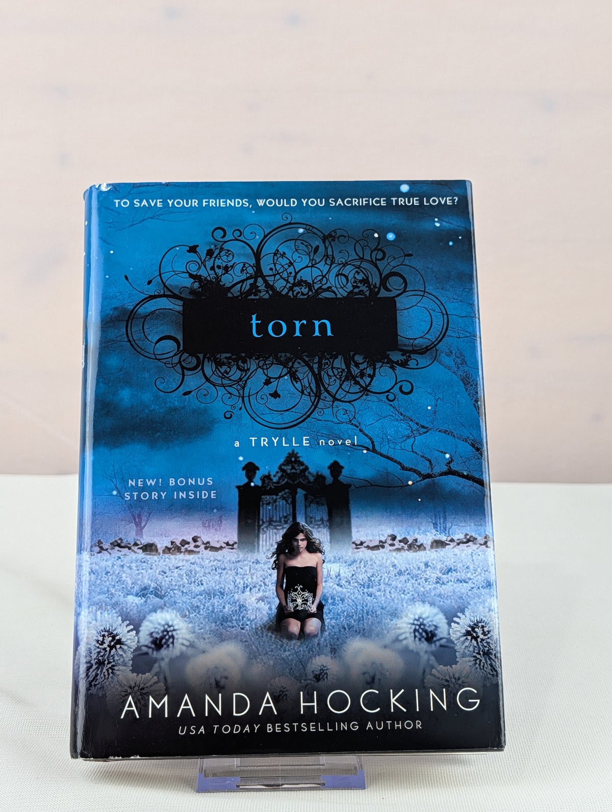 Torn: A Trylle Novel by Amanda Hocking
