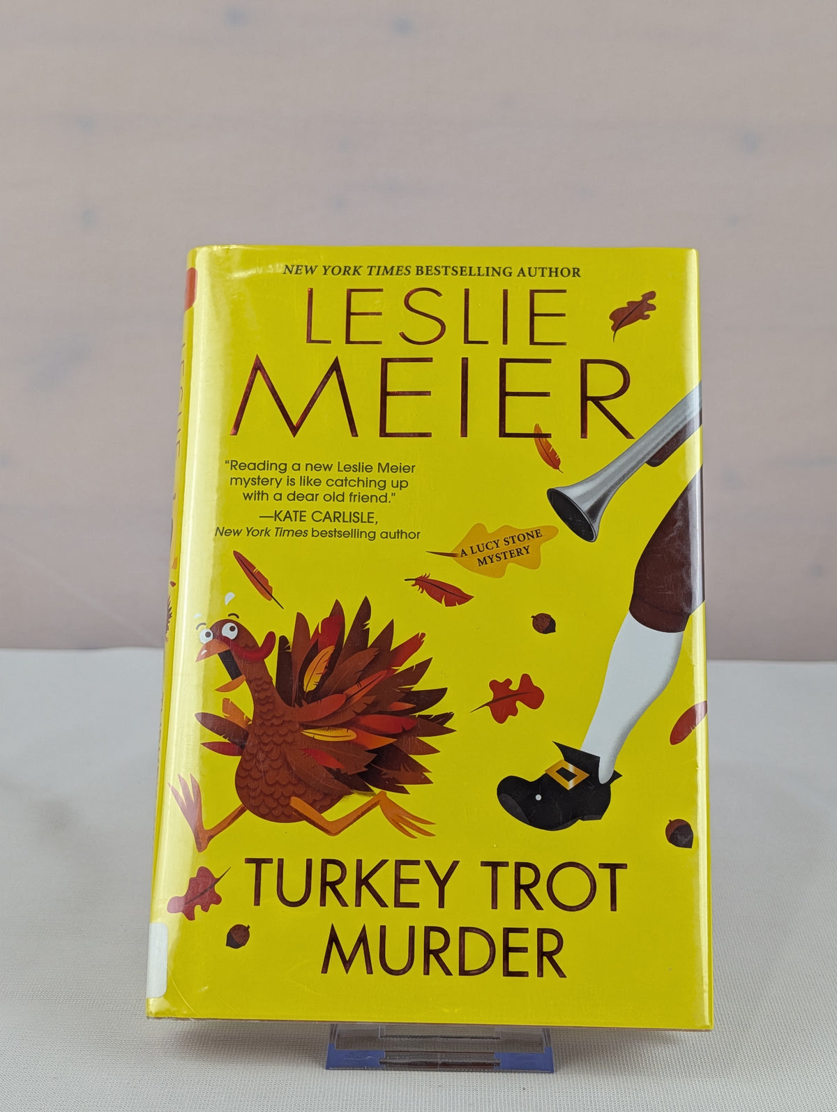 Turkey Trot Murder (A Lucy Stone Mystery) by Leslie Meier