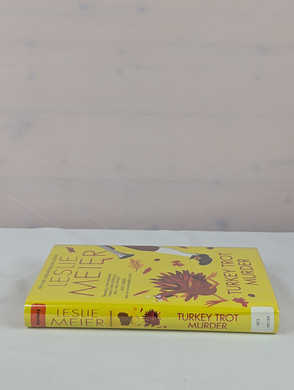 Turkey Trot Murder (A Lucy Stone Mystery) by Leslie Meier